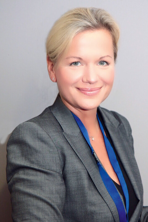 Dr. Corinna Petz
