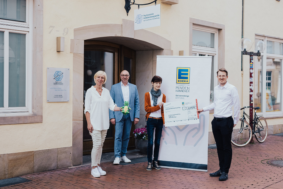 Foto-Erfreuliche Spende der EDEKA-Stiftung Minden-Hannover und EDEKA Kuhlmann aus Bissendorf für Kijuba
