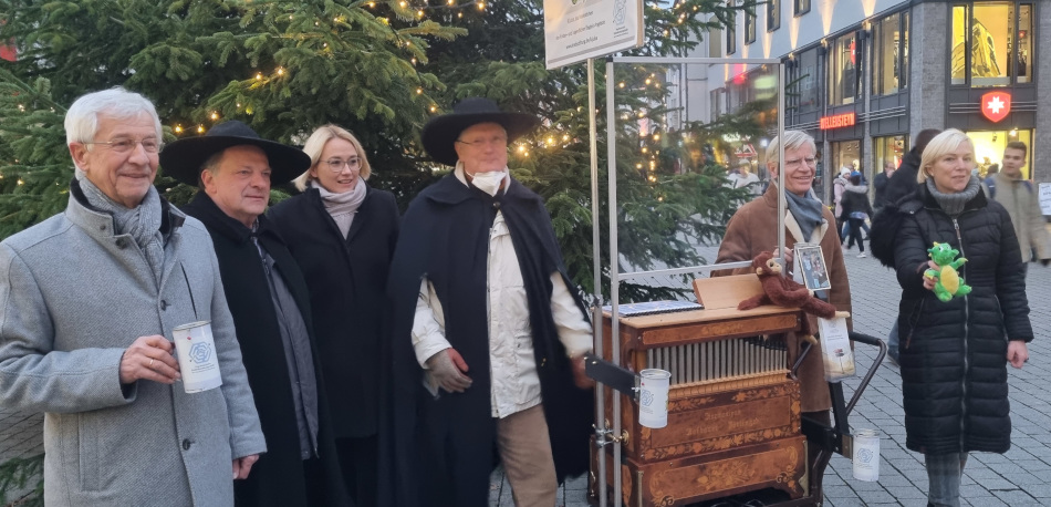 Foto-Die Orgelfreunde spielen in der Adventszeit zugunsten von Kijuba