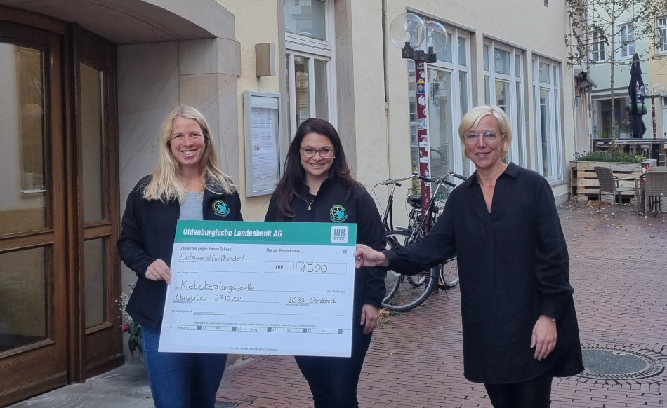 Foto-Ladies’s Circle 33 Osnabrück spenden 1.500 Euro für unsere Beratungsarbeit