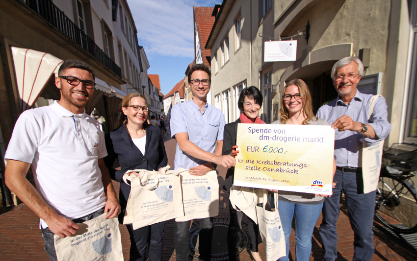 Hauptfoto_10 Jahre dm-Drogeriemärkte in Osnabrück - und 6.000 Euro für uns aus den Jubiläumsaktionen!